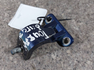 петля крышки багажника Volkswagen Touran 1 поколение (2003 - 2006), 1J9827301