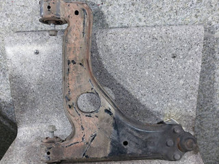 рычаг передний правый Opel Astra H (2004 - 2007)