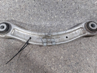 рычаг задний левый Volkswagen Touareg 1 поколение (2002 - 2007), 2.5 л., TDi, дизель, полный привод, 7L0505375A