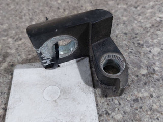 петля двери Skoda Octavia 2 поколение (A5) 2006