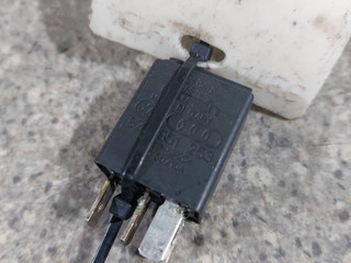 реле (прочие) Audi A4 B7 (2004 - 2009), 2.0 л., TDi, BLB, дизель, МКПП, 8Z0951253