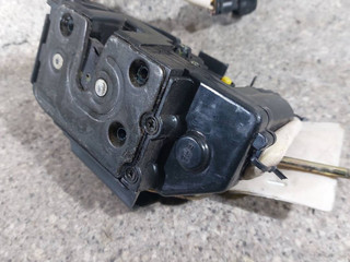 замок двери задней правой Hyundai Getz 1 поколение 2004