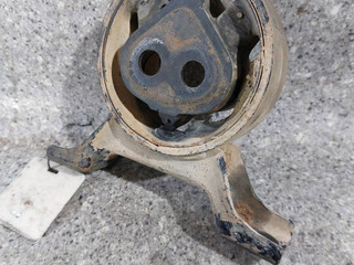 подушка редуктора Toyota RAV4 2 поколение (XA20) [рестайлинг] (2003 - 2006), 2.0 л., D-4D, МКПП, полный привод