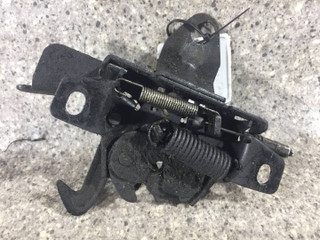 замок капота Chevrolet Captiva 1 поколение (2006 - 2011), 2.0 л., VCDi, Z 20 S1, дизель, МКПП, полный привод