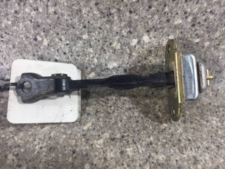 ограничитель открывания двери Nissan Almera N16 2003