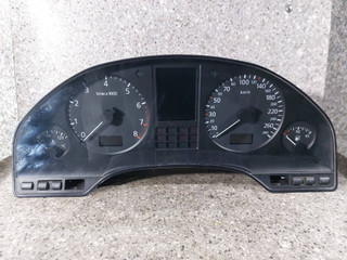 щиток приборов (приборная панель) Audi A8 D2/4D (1994 - 1999), 4.2 л., i, ABZ, бензин, АКПП, 4D0919033M, 110.008.639019