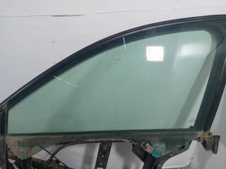 стекло двери передней левой Audi A6 4B/C5 (1997 - 2001)