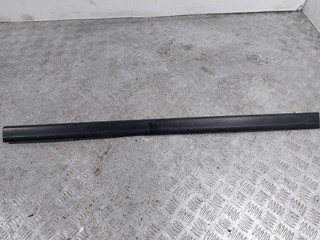 молдинг двери передней правой Audi 100 4A/C4 (1990 - 1994)