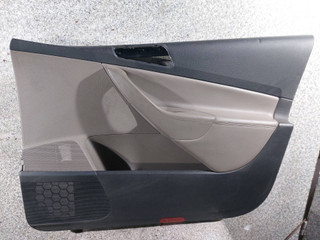 обшивка двери передняя правая Volkswagen Passat B6 (2005 - 2010)