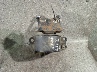 подушка крепления КПП Hyundai Santa Fe 2 поколение (CM) (2005 - 2010), 2.2 л., CRDi, D4EB, дизель, МКПП, полный привод, 21832-2B000