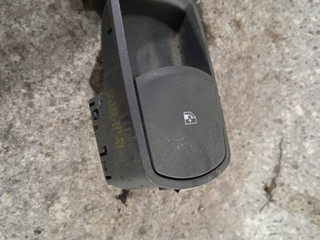 кнопка стеклоподъемника двери Opel Corsa D 2007, 13189333