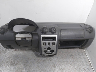 панель передняя салона (торпедо) Dacia Logan 1 поколение (2004 - 2008), i