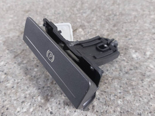 кнопка ручного тормоза (ручника) Volkswagen Phaeton 1 поколение (2002 - 2008), 3D1712305