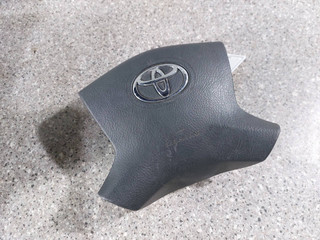 подушка безопасности водителя Toyota Avensis 2 поколение (T250) (2003 - 2006)