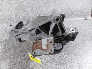 кронштейн компрессора кондиционера Fiat Grande Punto 1 поколение (2006 - 2008), 1.4 л., i, 350 A1.000, бензин, МКПП