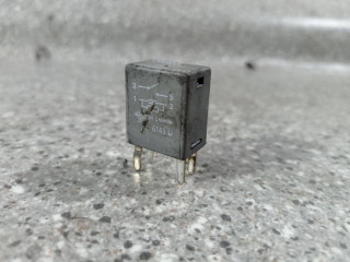 реле (прочие) Opel Sintra 1 поколение (1996 - 1999), 2.2 л., i, X 22 XE, бензин, МКПП, 12088567