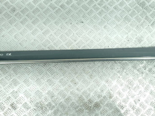 молдинг двери передней правой Mercedes-Benz E-Класс W210/S210 (1995 - 1999)