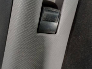 кнопка стеклоподъемника двери Toyota Yaris XP9 (2005 - 2009), хетчбэк 5 дв.