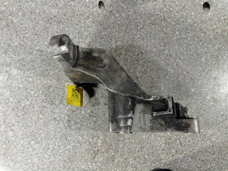 кронштейн КПП Saab 9-5 1 поколение [рестайлинг] (2001 - 2005), 3.0 л., TiD, D308L, дизель, МКПП, 5063292