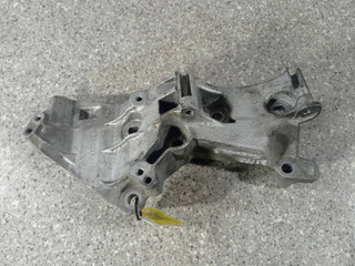кронштейн генератора Renault Scenic 3 поколение (2009 - 2012), 1.5 л., DCi, K9K 836, дизель, 6МКПП, 8200669495