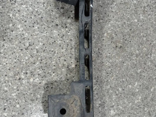 Крепление бампера переднего Volkswagen Caddy 3 поколение (2004 - 2010), 1T0807889B
