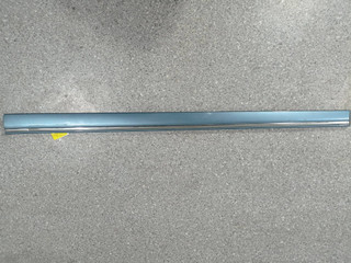 молдинг двери передней левой Mercedes-Benz C-Класс W203/S203/CL203 (2000 - 2004), седан