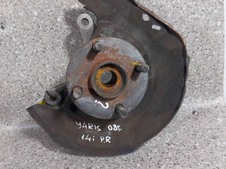 ступица передняя правая Toyota Yaris XP9 (2005 - 2009), 1.4 л., дизель