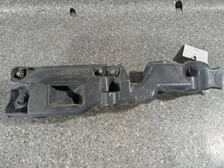 крепление ( кронштейн ) крыла Renault Scenic 3 поколение (2009 - 2012), 631230010R