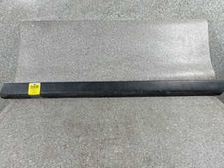 молдинг двери передней правой Volkswagen Passat B5 2001