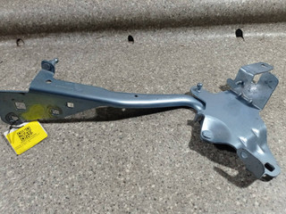 петля капота правая Renault Scenic 3 поколение (2009 - 2012), 654000004R