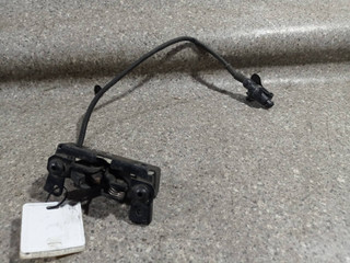 замок капота Audi A8 D3/4E (2002 - 2005), 3.7 л., i, АКПП, полный привод, 4E0823509C