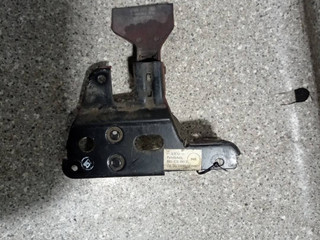 замок капота Audi A4 B7 (2004 - 2009), 8E0823480E