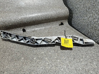 крепление ( кронштейн ) крыла Citroen C4 Picasso 1 поколение (2006 - 2013), 9656670980