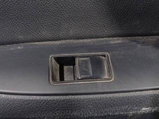 кнопка стеклоподъемника двери задней правой Toyota Avensis 3 поколение (T270) [2-й рестайлинг] (2015 - 2018), универсал