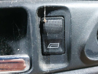 кнопка стеклоподъемника двери задней левой Audi A6 4A/C4 (1994 - 1997)