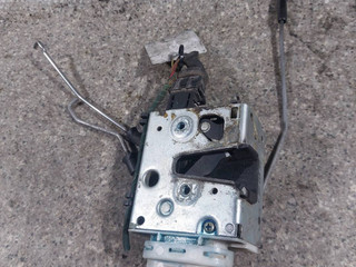 замок двери передней правой Audi A6 4A/C4 (1994 - 1997)