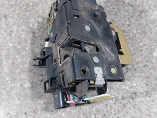 замок двери передней правой Audi A6 4B/C5 (1997 - 2001)