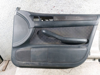 обшивка двери передняя правая Audi A6 4B/C5 (1997 - 2001)
