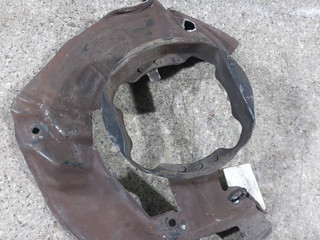 защитный кожух тормозного механизма BMW 5 серия E39 (1995 - 2000), 2.5 л., дизель