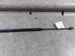 амортизатор крышки багажника (3-5 двери) Renault Scenic 2 поколение (2003 - 2006), 08510550