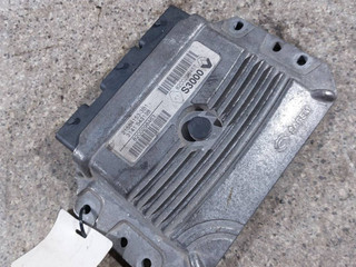 блок управления двигателем Renault Megane 2 поколение (2002 - 2006), 1.4 л., i, K4J 730, бензин, МКПП, 8200298457, 8200298463