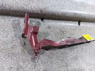 петля капота правая Volvo XC60 1 поколение (2008 - 2013), 30779283