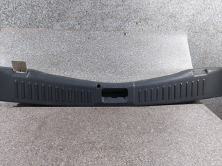 накладка внутренняя на заднюю панель кузова Ford Kuga 1 поколение (2008 - 2013), 2.0 л., TDCi, G6DG, дизель, 6МКПП, полный привод, 8V41-S40352-A