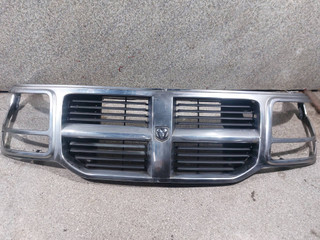 решетка радиатора Dodge Nitro 1 поколение (2007 - 2010), 2.8 л., CRD, полный привод