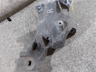 кронштейн двигателя Land Rover Range Rover Sport 1 поколение (2005 - 2009), 2.7 л., 276DT, дизель, KKU500590