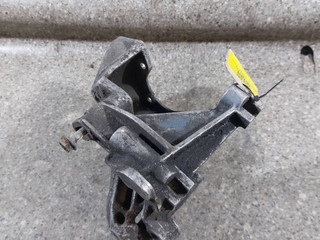 кронштейн генератора Audi A4 B5 (1994 - 1999), 1.8 л., Ti, 058145523E