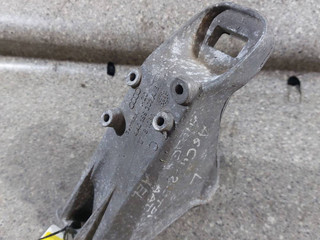 кронштейн двигателя Audi A6 4A/C4 (1994 - 1997), 2.5 л., TDi, AEL, дизель, 4A0199307AB