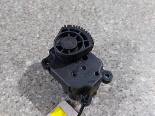 моторчик заслонки печки Ford Kuga 1 поколение (2008 - 2013), 3M5H-19E616-AB, EAD251