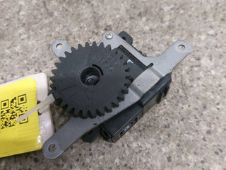 моторчик заслонки печки Toyota Verso 1 поколение (2009 - 2013), 063800-0920, R712