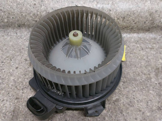 моторчик печки Toyota Verso 1 поколение (2009 - 2013), AV272700-8103